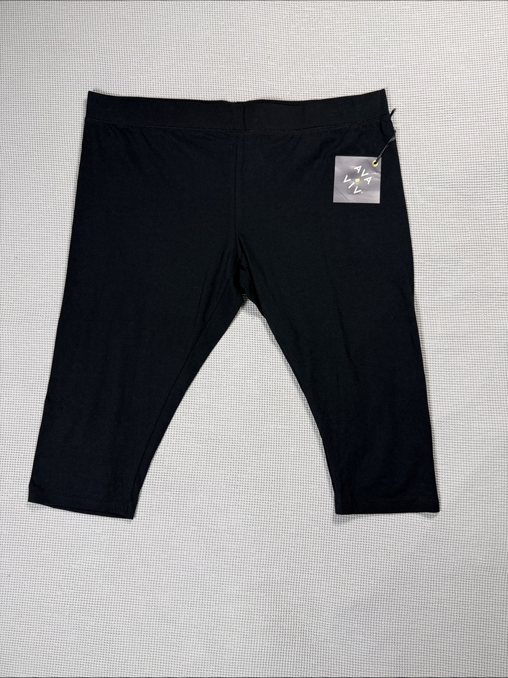 NWT Ava & Viv Black Cropped Leggings 2X